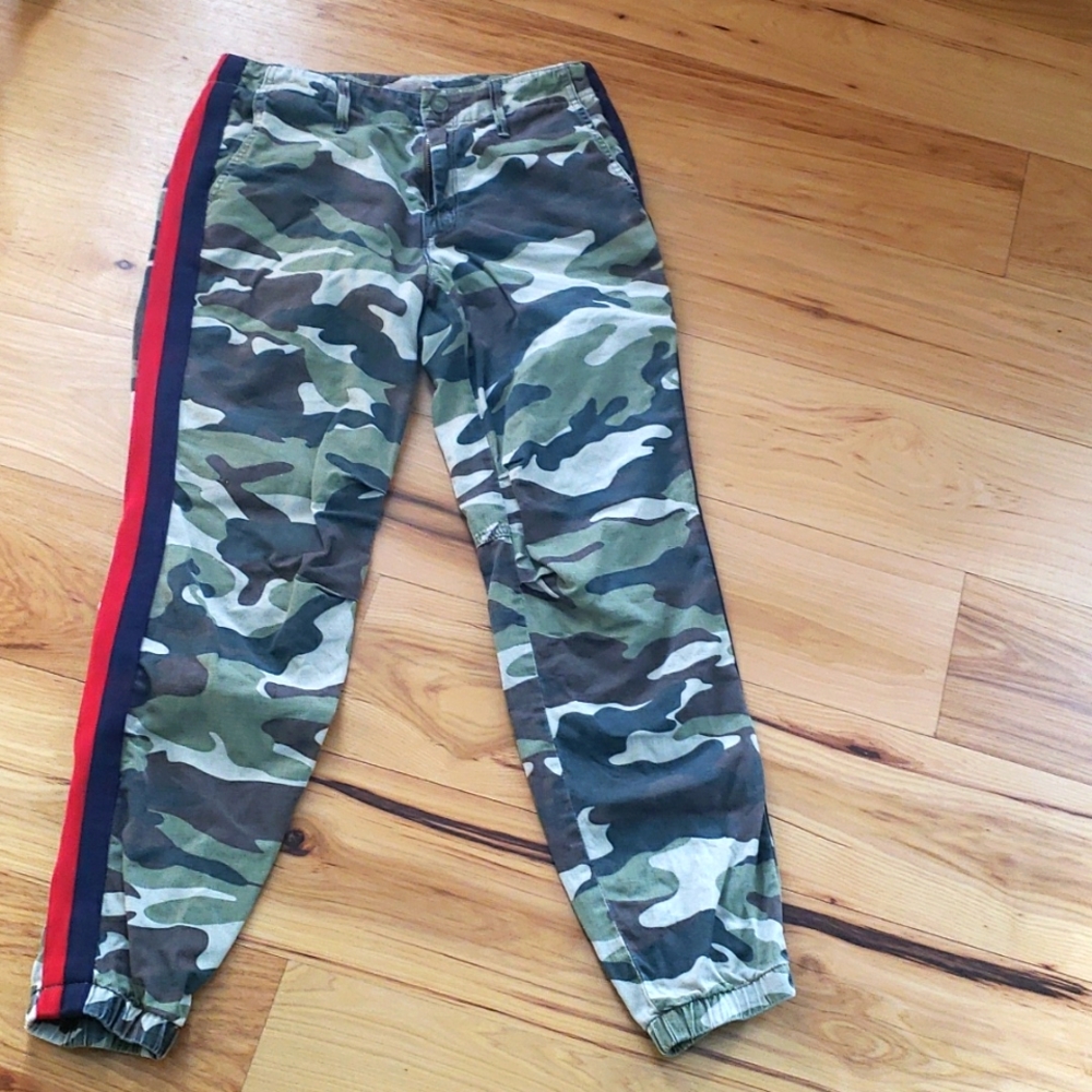 Mother The No Zip Misfit Pant in Double Time Camo
